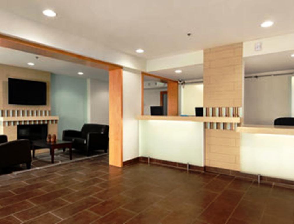 Baymont By Wyndham Reno Hotel Interior foto